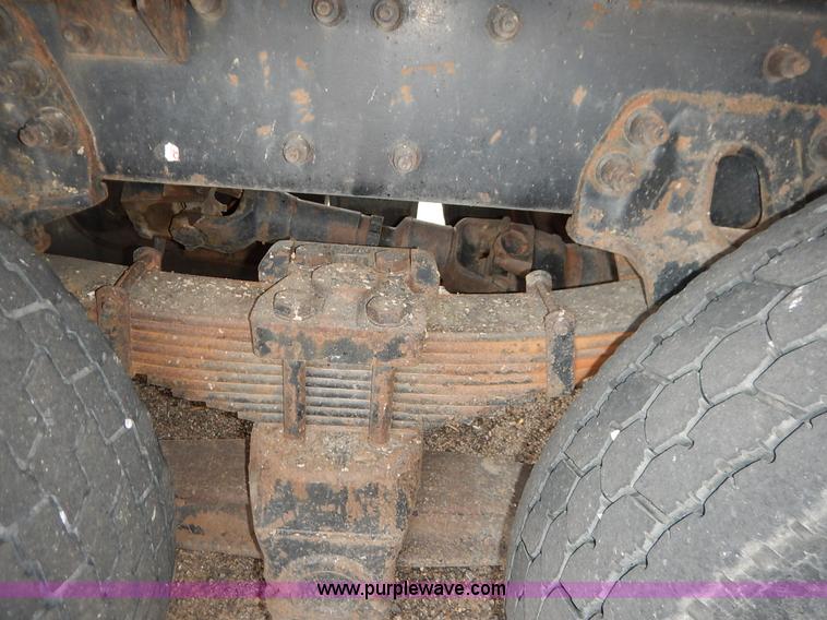 image for item K1666 1999 Sterling L9511 dump truck