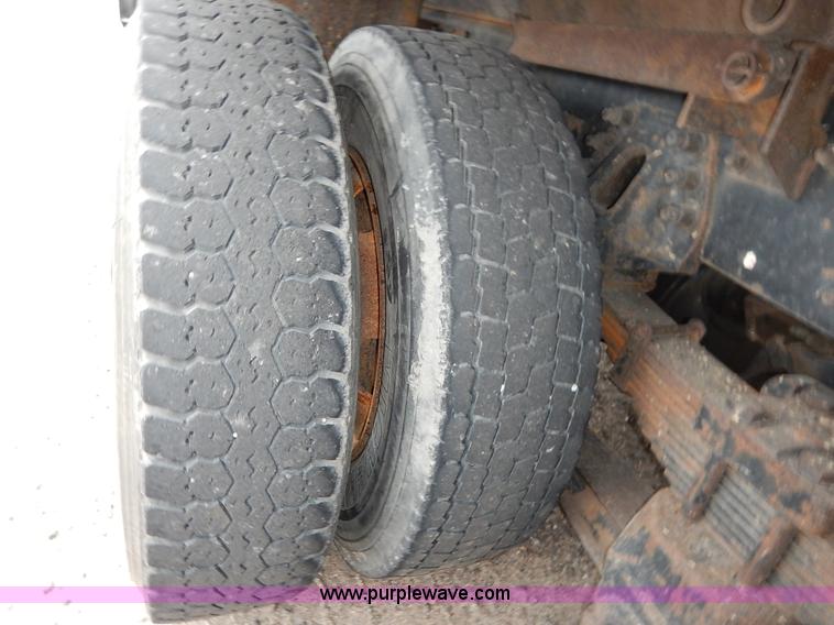 image for item K1666 1999 Sterling L9511 dump truck