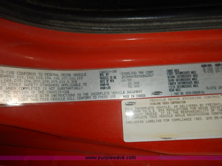 image for item K1666 1999 Sterling L9511 dump truck