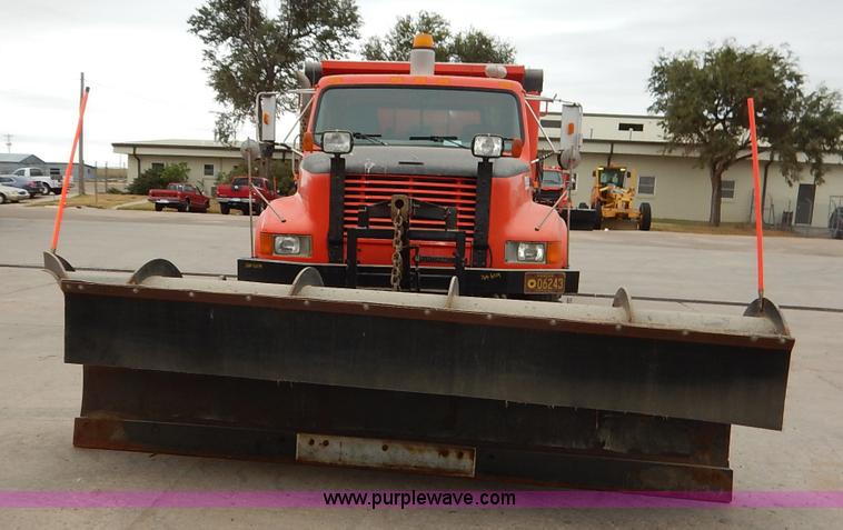 image for item K1667 1999 International 4900 dump truck