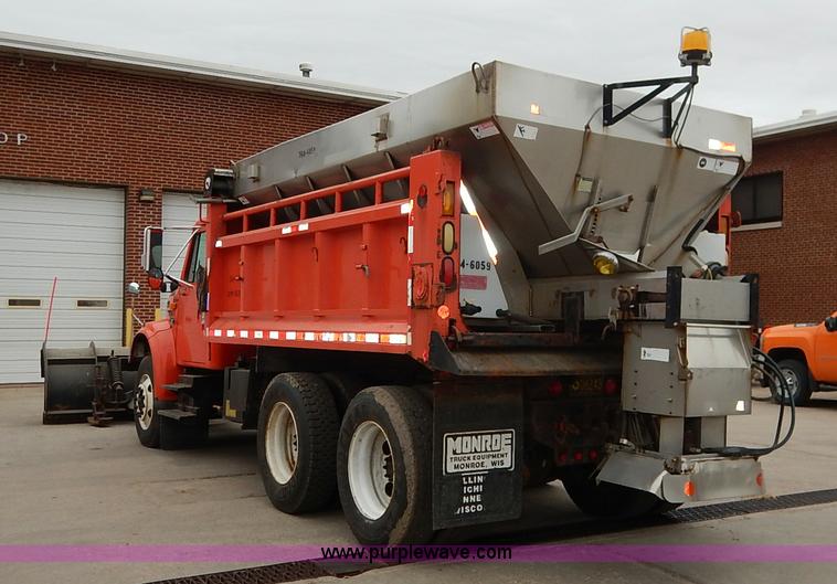 image for item K1667 1999 International 4900 dump truck