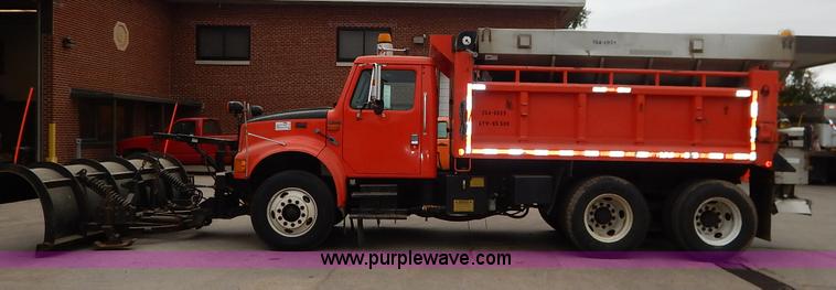 image for item K1667 1999 International 4900 dump truck