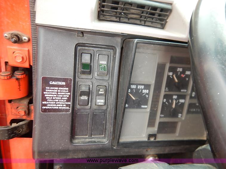 image for item K1667 1999 International 4900 dump truck