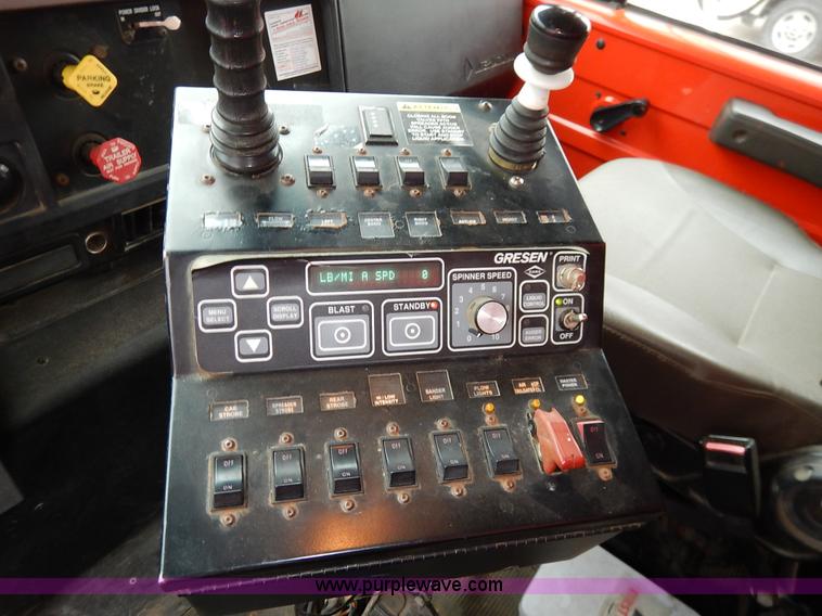 image for item K1667 1999 International 4900 dump truck