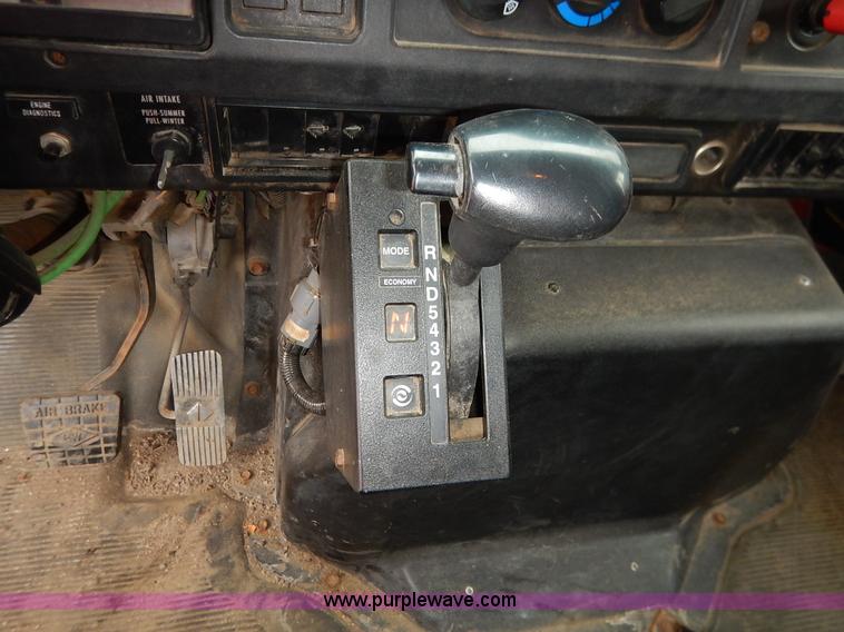 image for item K1667 1999 International 4900 dump truck