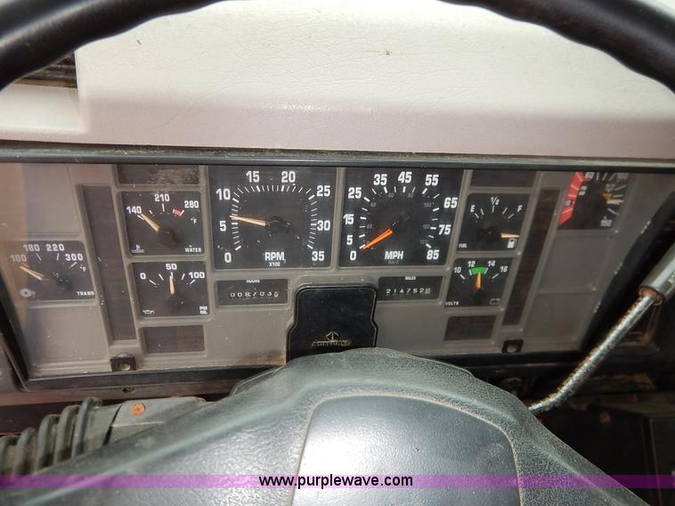 image for item K1667 1999 International 4900 dump truck