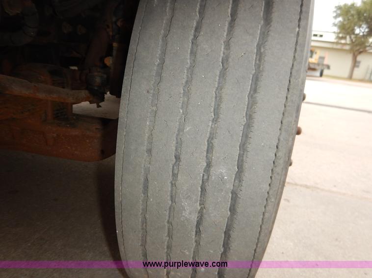 image for item K1667 1999 International 4900 dump truck