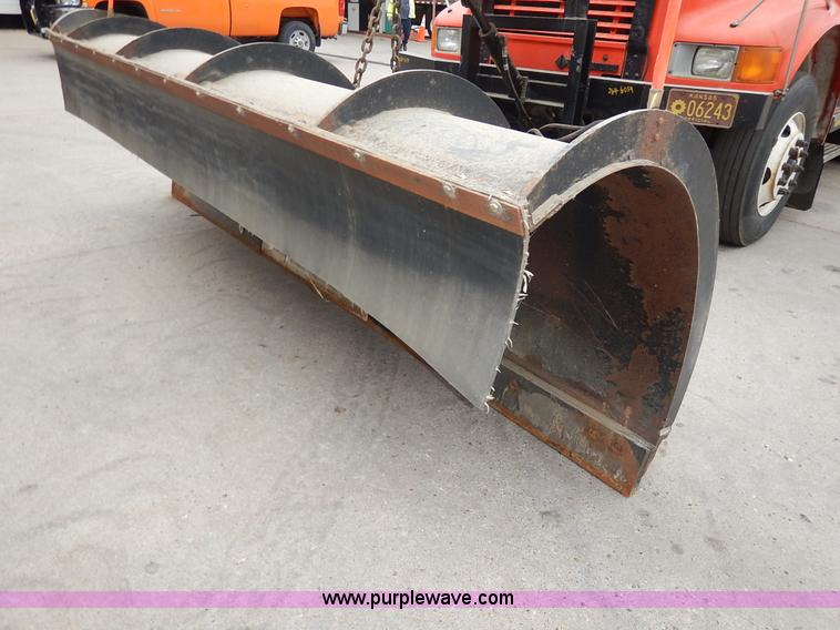 image for item K1667 1999 International 4900 dump truck