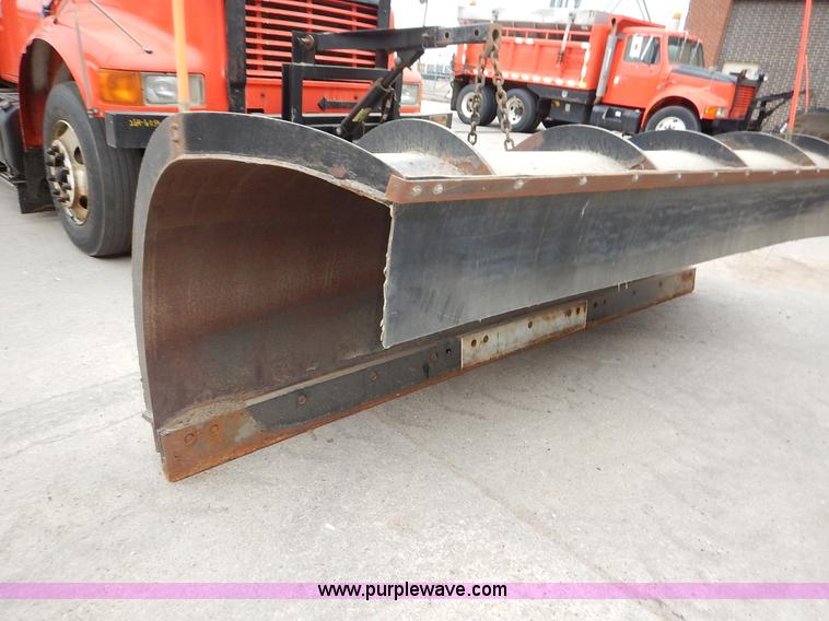 image for item K1667 1999 International 4900 dump truck