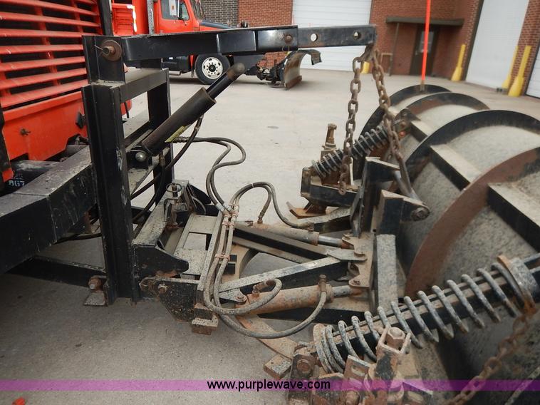 image for item K1667 1999 International 4900 dump truck