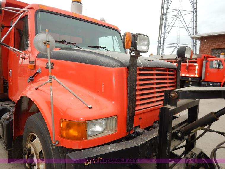image for item K1667 1999 International 4900 dump truck