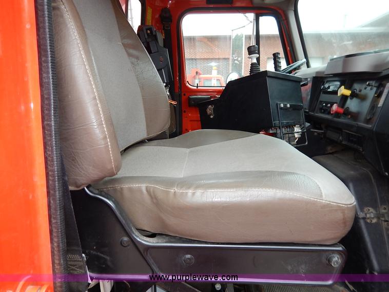 image for item K1667 1999 International 4900 dump truck