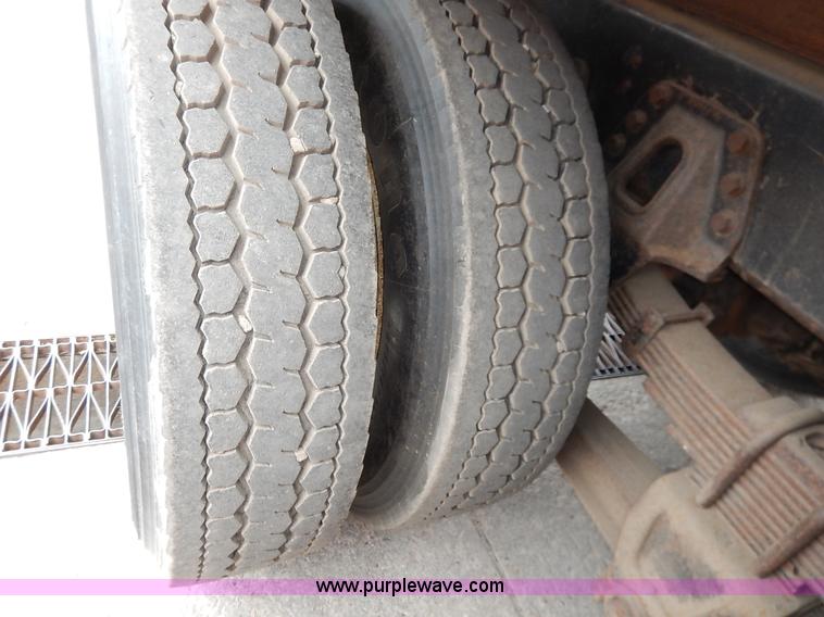 image for item K1667 1999 International 4900 dump truck