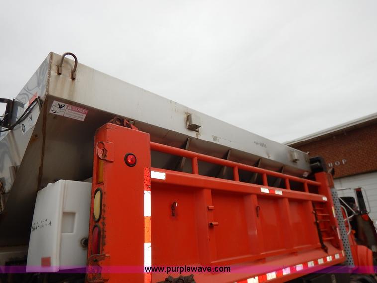 image for item K1667 1999 International 4900 dump truck