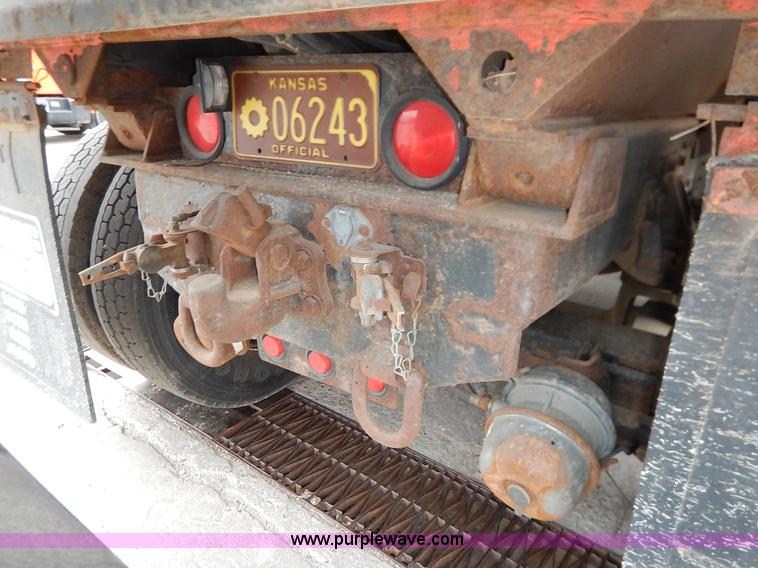 image for item K1667 1999 International 4900 dump truck