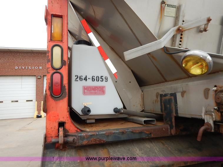 image for item K1667 1999 International 4900 dump truck