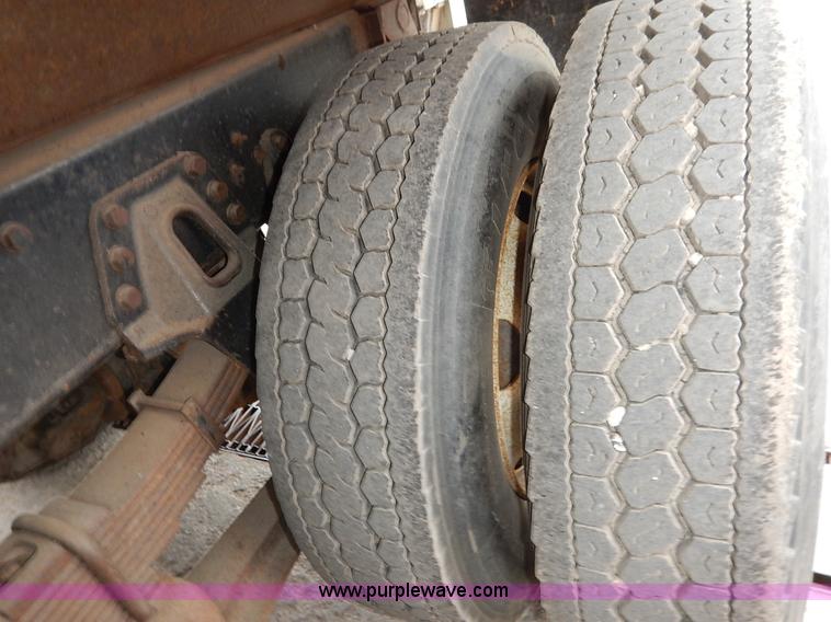 image for item K1667 1999 International 4900 dump truck