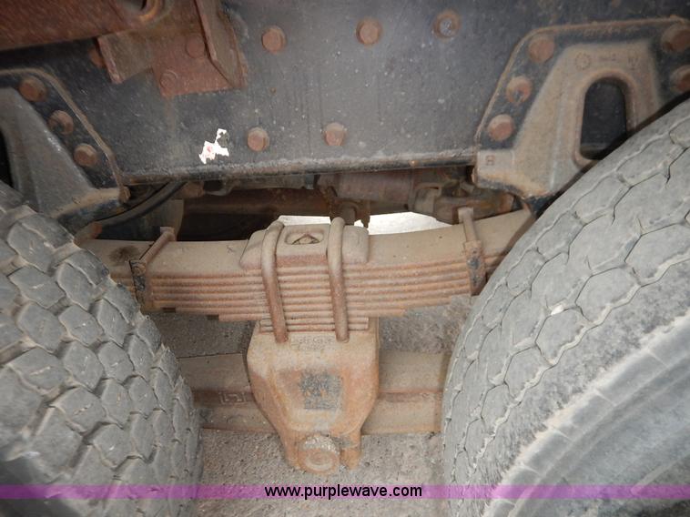image for item K1667 1999 International 4900 dump truck