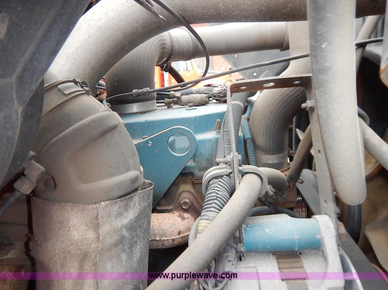 image for item K1667 1999 International 4900 dump truck