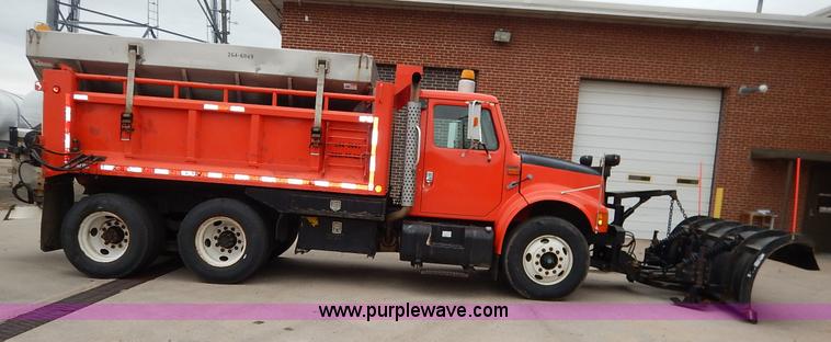 image for item K1668 1999 International 4900 dump truck