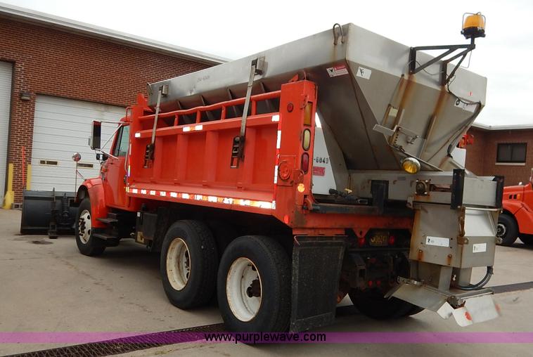 image for item K1668 1999 International 4900 dump truck