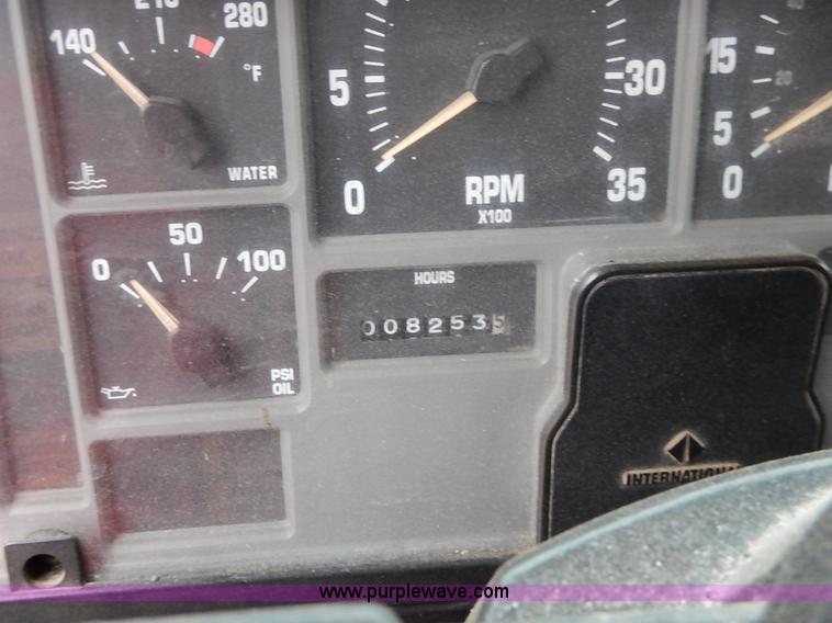 image for item K1668 1999 International 4900 dump truck