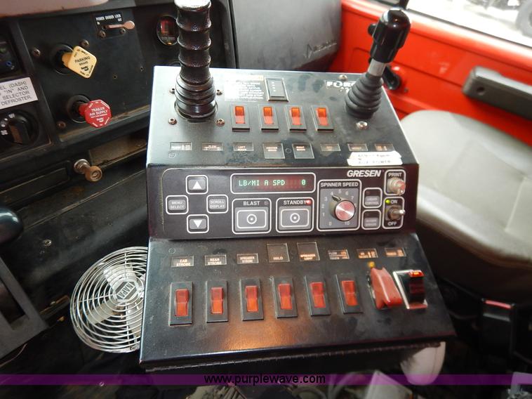 image for item K1668 1999 International 4900 dump truck