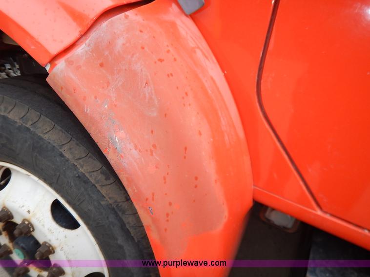 image for item K1668 1999 International 4900 dump truck