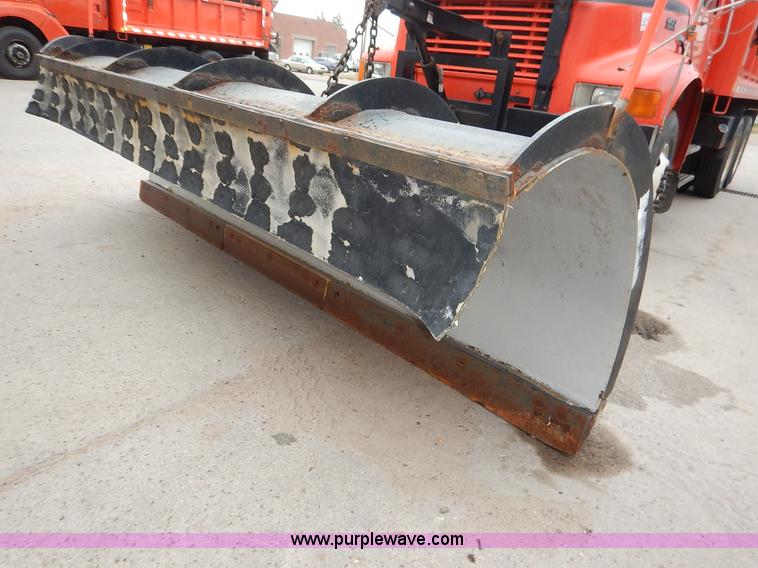 image for item K1668 1999 International 4900 dump truck