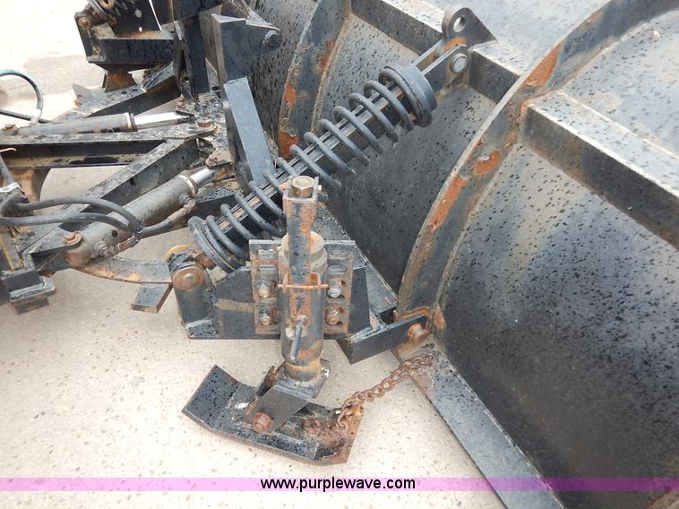 image for item K1668 1999 International 4900 dump truck