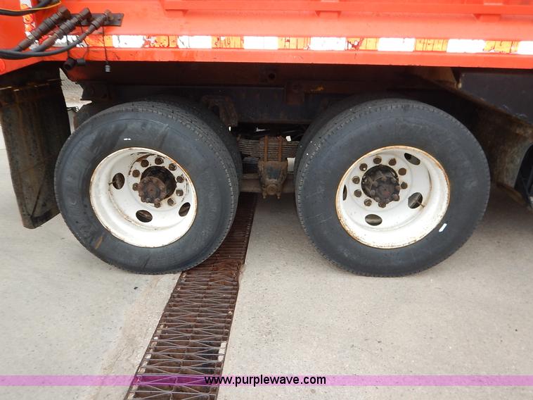 image for item K1668 1999 International 4900 dump truck