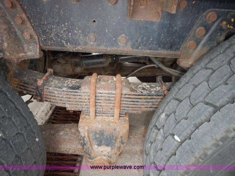 image for item K1668 1999 International 4900 dump truck