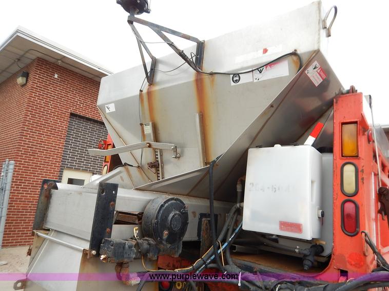 image for item K1668 1999 International 4900 dump truck