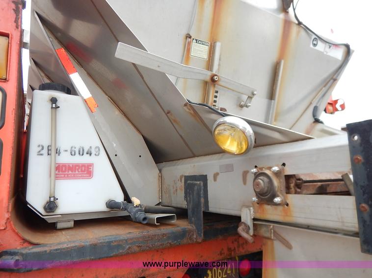 image for item K1668 1999 International 4900 dump truck