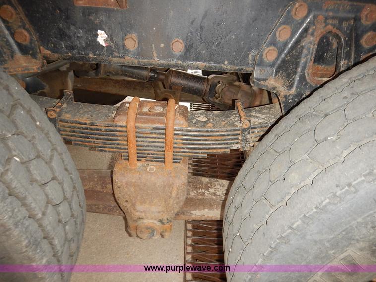 image for item K1668 1999 International 4900 dump truck