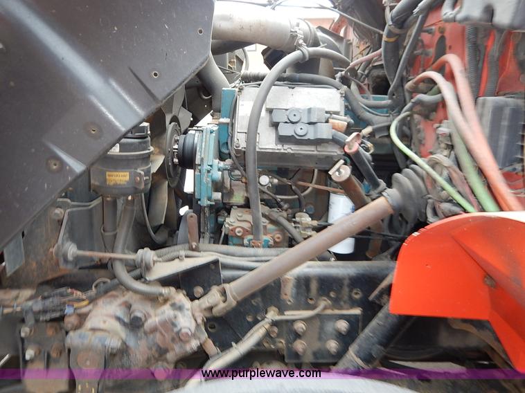 image for item K1668 1999 International 4900 dump truck