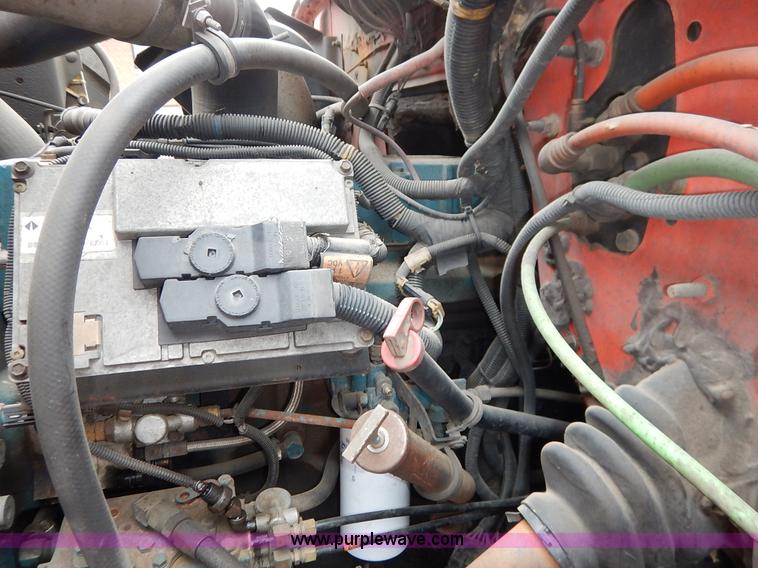 image for item K1668 1999 International 4900 dump truck