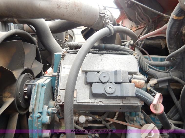 image for item K1668 1999 International 4900 dump truck