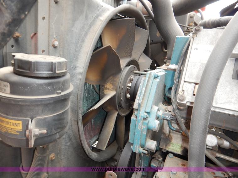 image for item K1668 1999 International 4900 dump truck