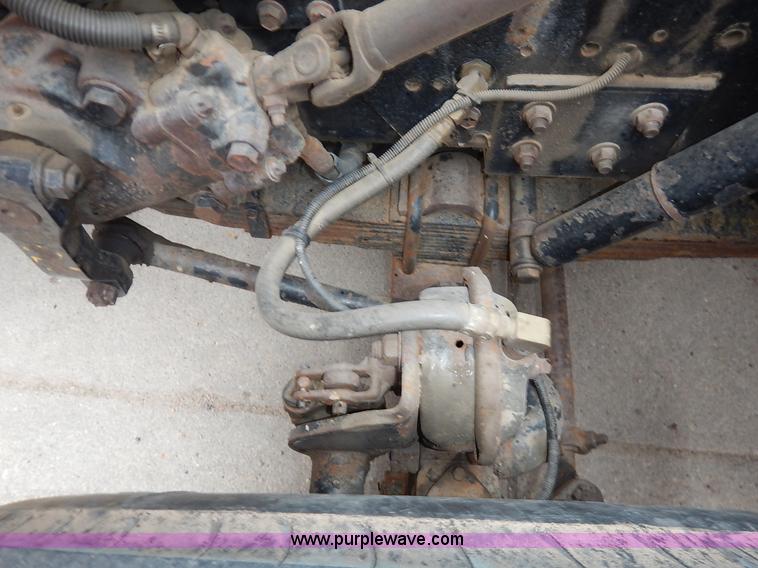 image for item K1668 1999 International 4900 dump truck