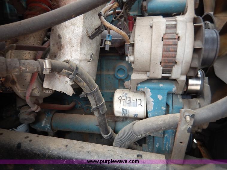 image for item K1668 1999 International 4900 dump truck