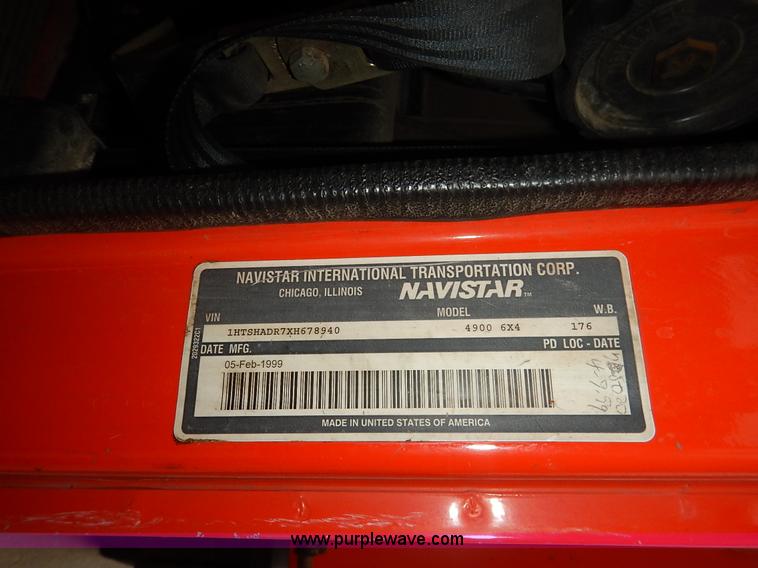 image for item K1668 1999 International 4900 dump truck