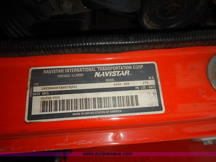 image for item K1668 1999 International 4900 dump truck