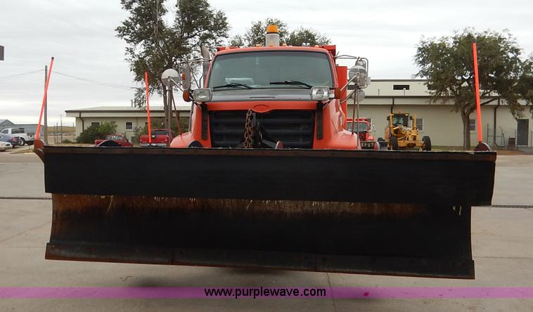 image for item K1669 1999 Sterling L9511 dump truck