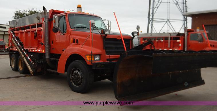 image for item K1669 1999 Sterling L9511 dump truck