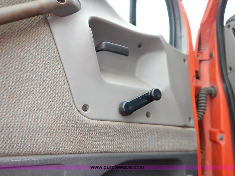 image for item K1669 1999 Sterling L9511 dump truck