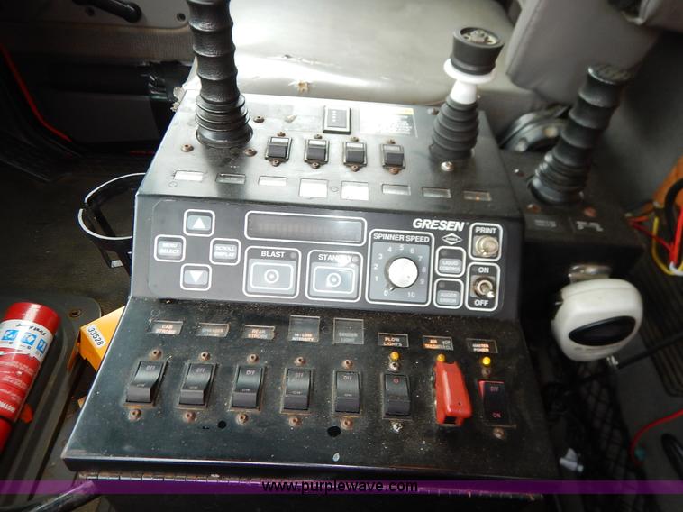 image for item K1669 1999 Sterling L9511 dump truck