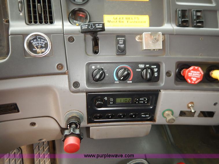 image for item K1669 1999 Sterling L9511 dump truck