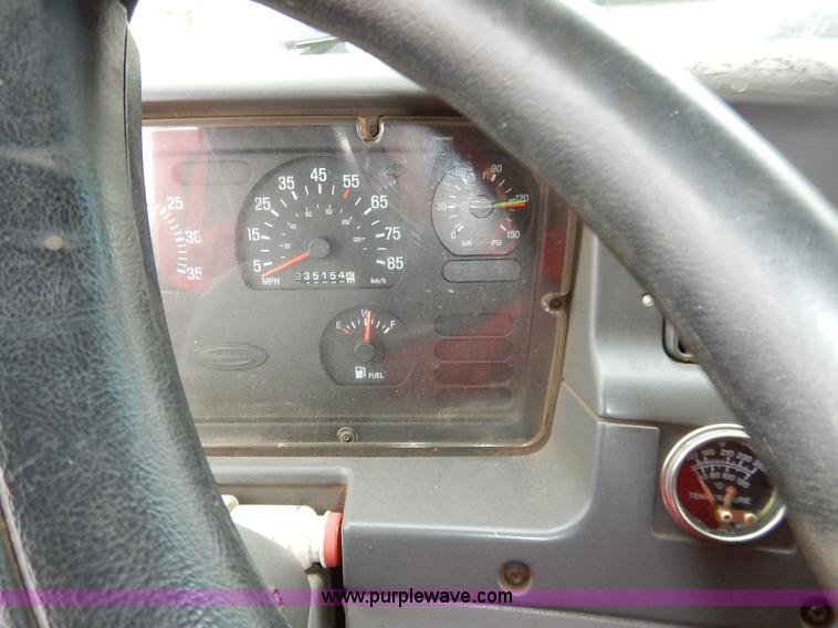 image for item K1669 1999 Sterling L9511 dump truck