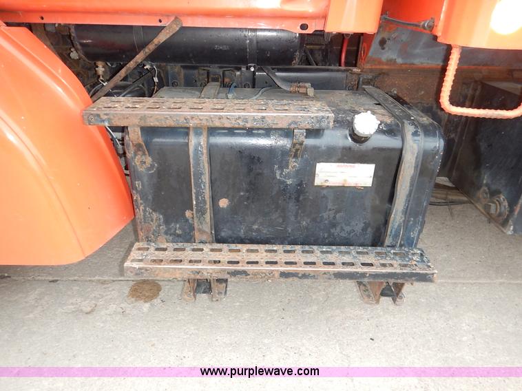 image for item K1669 1999 Sterling L9511 dump truck